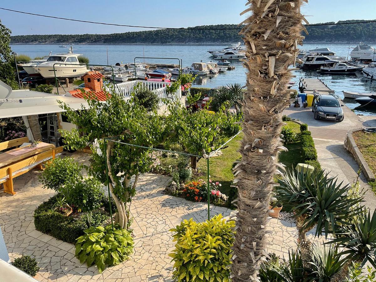 Apartments Near The Sea Barbat Barbat na Rabu Room photo