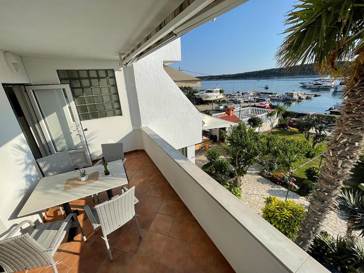 Apartments Near The Sea Barbat Barbat na Rabu Room photo