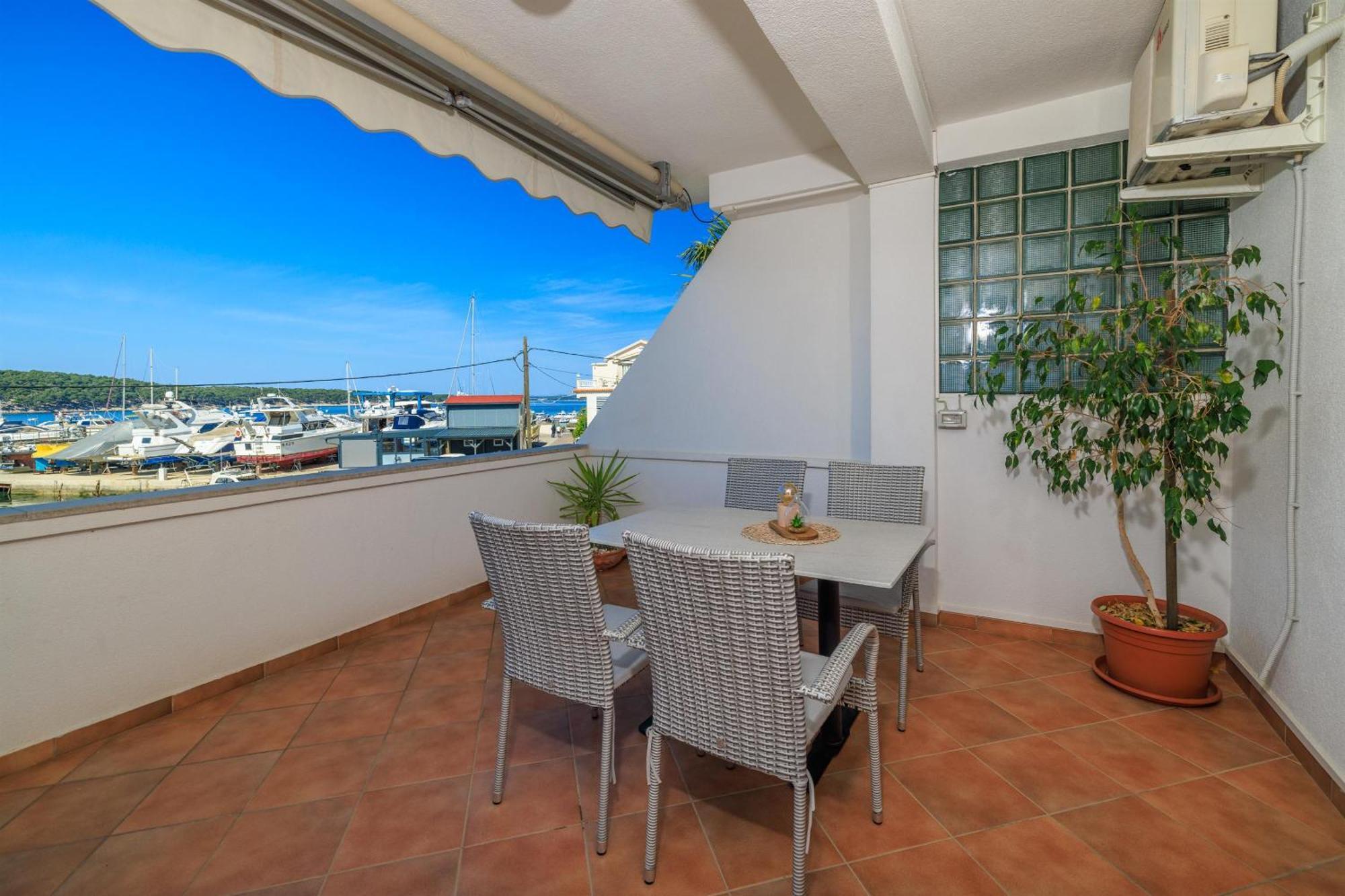 Apartments Near The Sea Barbat Barbat na Rabu Exterior photo