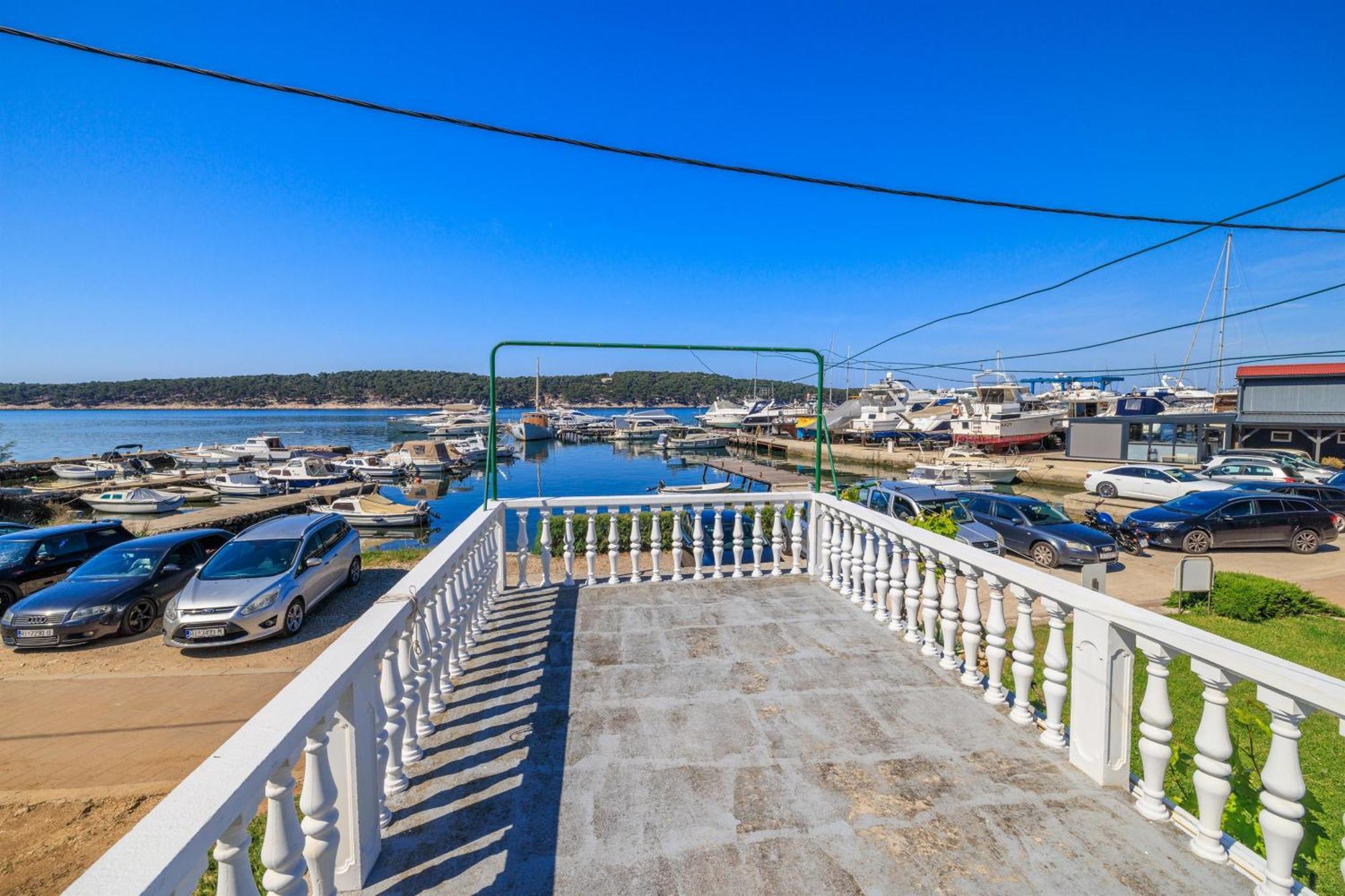 Apartments Near The Sea Barbat Barbat na Rabu Exterior photo