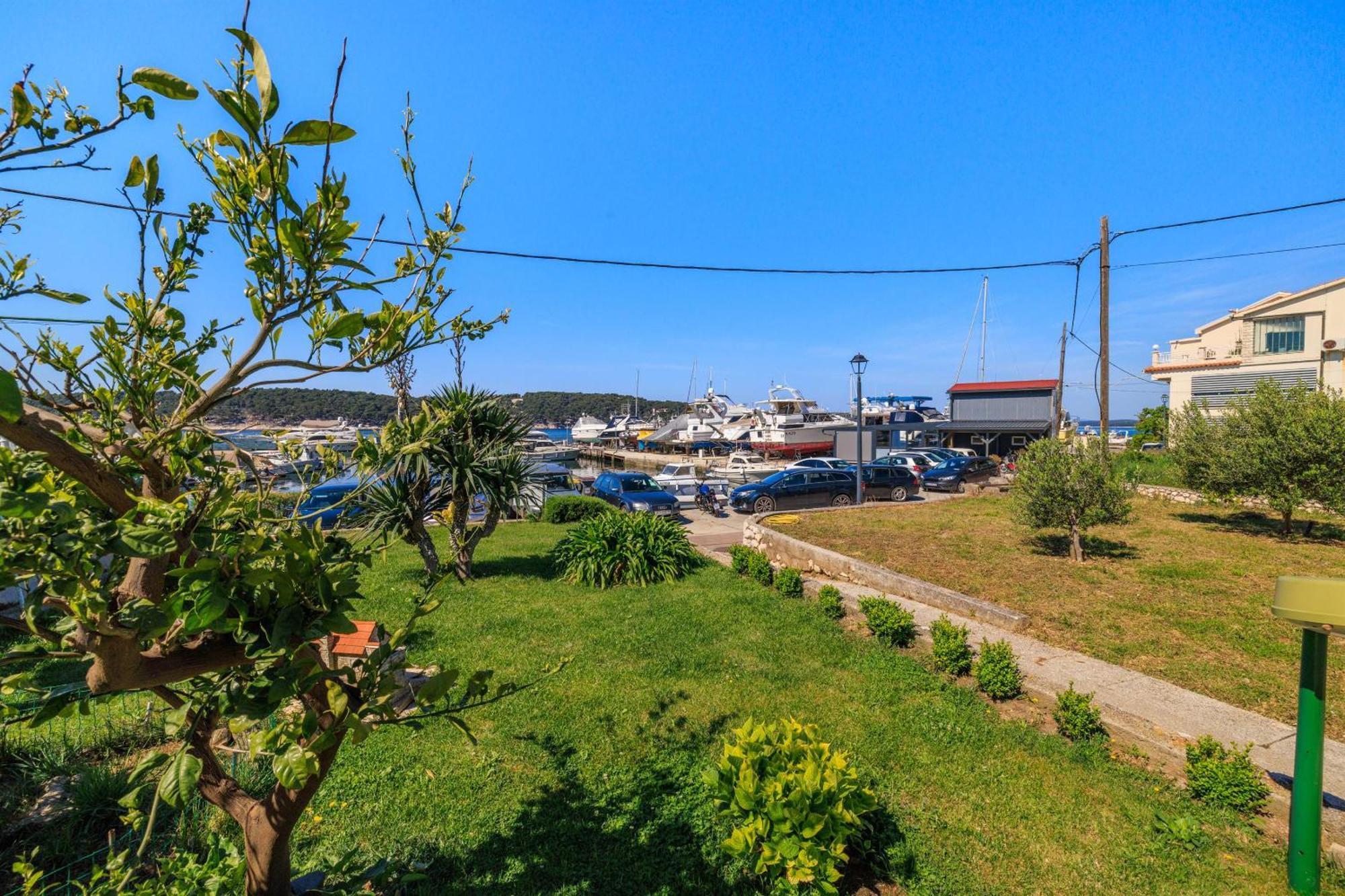 Apartments Near The Sea Barbat Barbat na Rabu Exterior photo